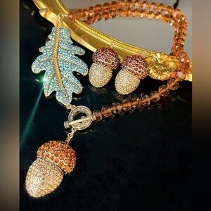 Beautiful and fun nature necklace